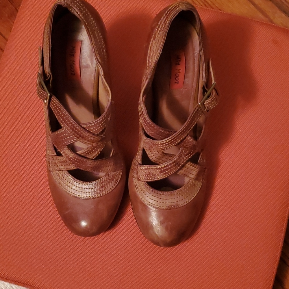 Miz Mooz leather pumps